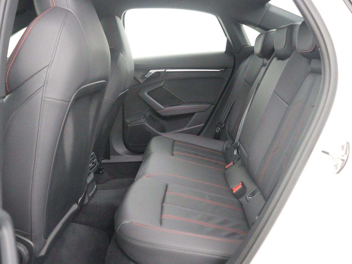 Audi A3 Audi A3 Limousine 30 TFSI S edition | Leder | Cruise control | Stoelverwarming | Drive select | Navigatie | Bluetooth | Carplay | Climate control | Virtueel dashboard | Full LED