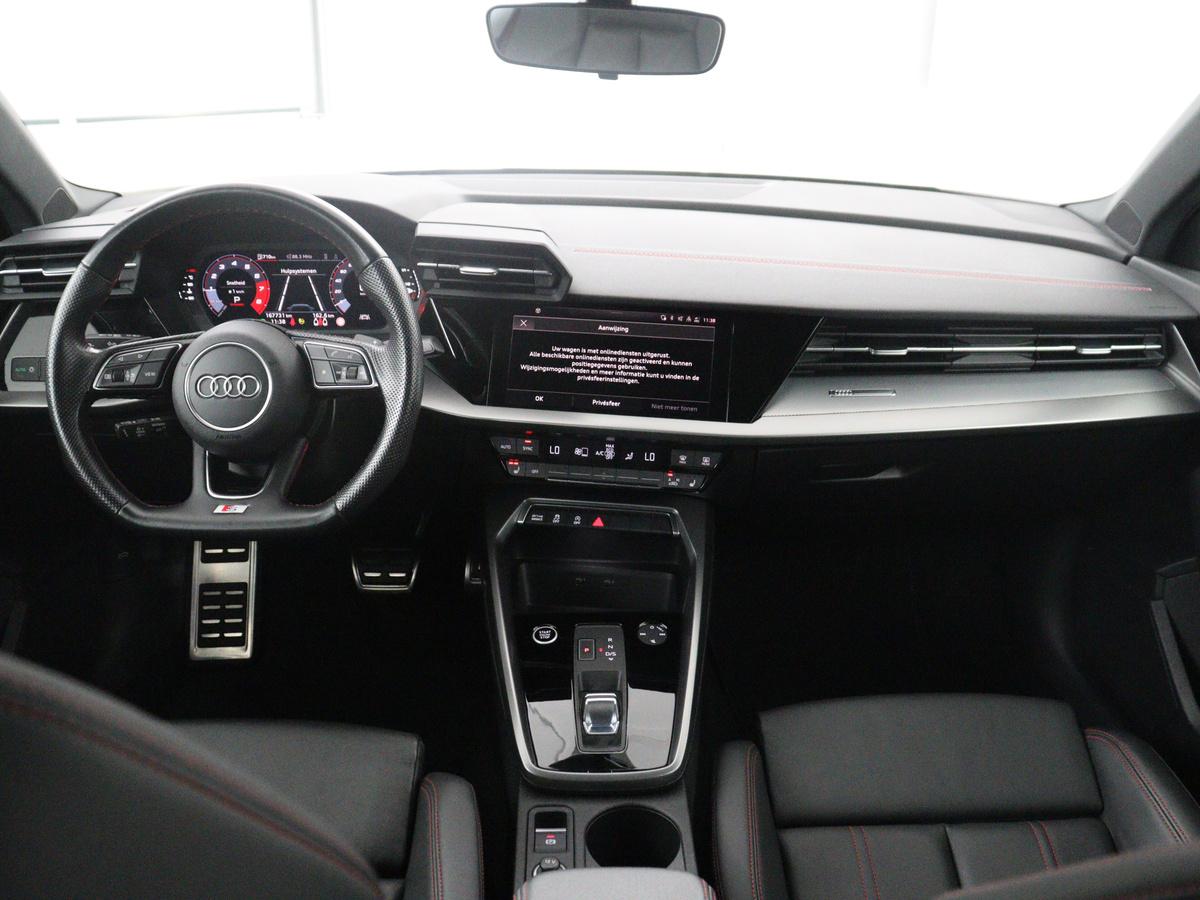Audi A3 Audi A3 Limousine 30 TFSI S edition | Leder | Cruise control | Stoelverwarming | Drive select | Navigatie | Bluetooth | Carplay | Climate control | Virtueel dashboard | Full LED