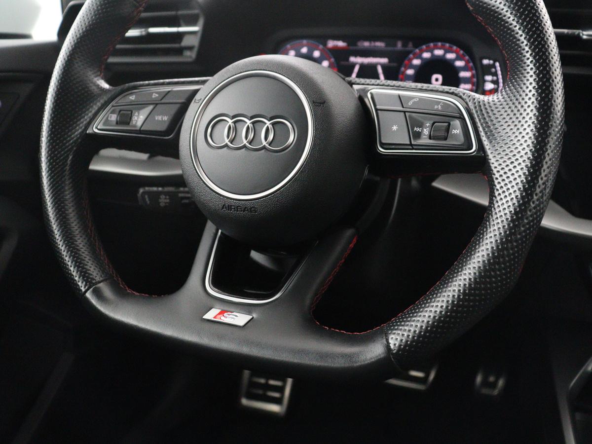 Audi A3 Audi A3 Limousine 30 TFSI S edition | Leder | Cruise control | Stoelverwarming | Drive select | Navigatie | Bluetooth | Carplay | Climate control | Virtueel dashboard | Full LED