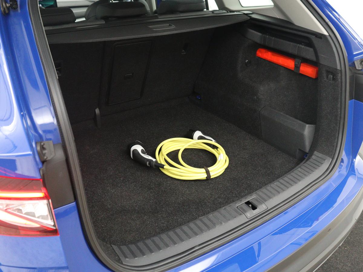 Škoda Enyaq iV Skoda Enyaq iV 60 | SOH 94,1% | Half leder | Navigatie | Carplay | Sfeerverlichting | Climate control | Camera | Park assist