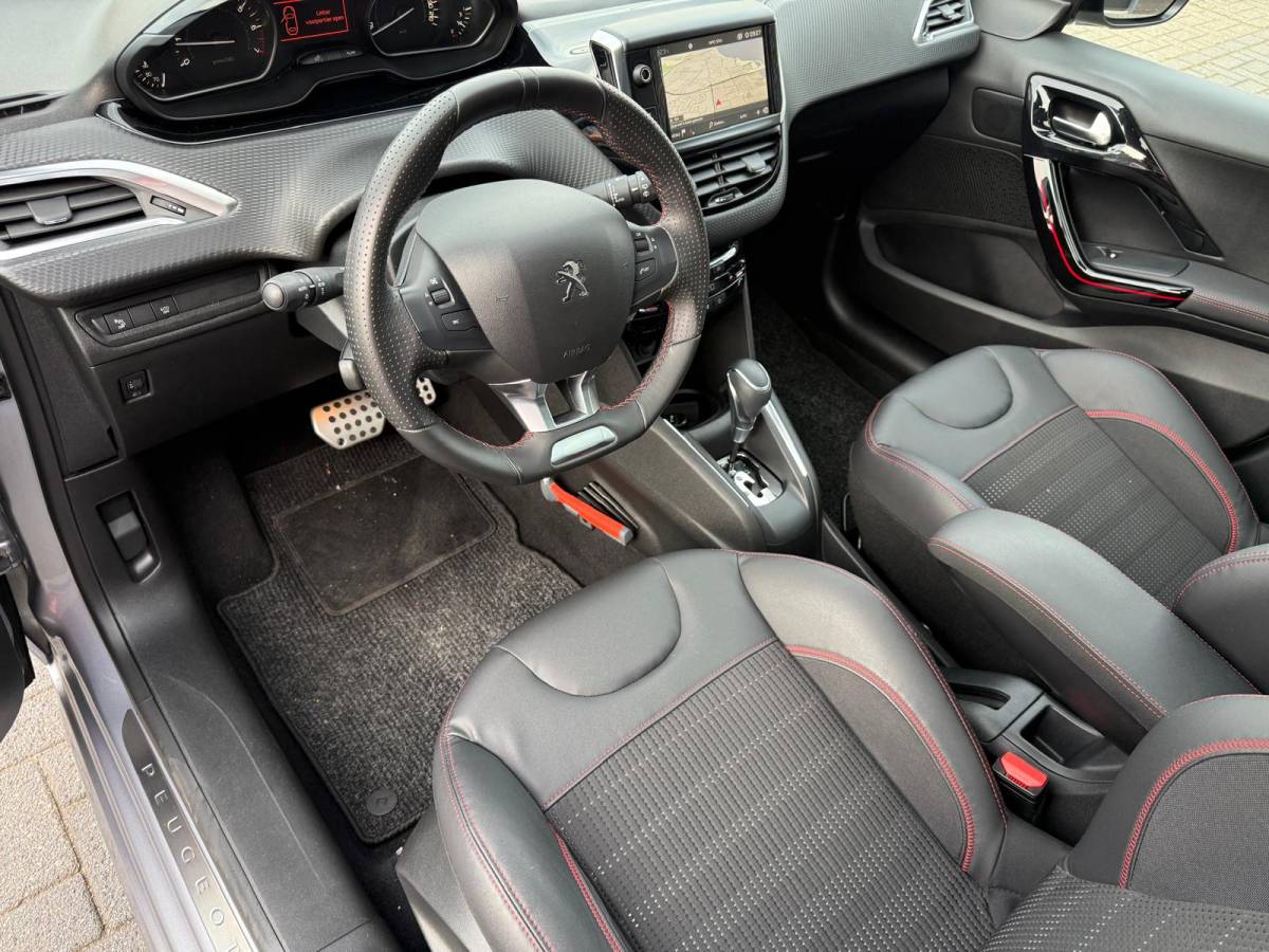 Peugeot 208 Peugeot 208 1.2 110PK GT-Line | 1E EIGENAAR | 3/6/12 MND GARANTIE | AUTOMAAT | PANO | NAVI | CARPLAY | CRUISE | LMV |