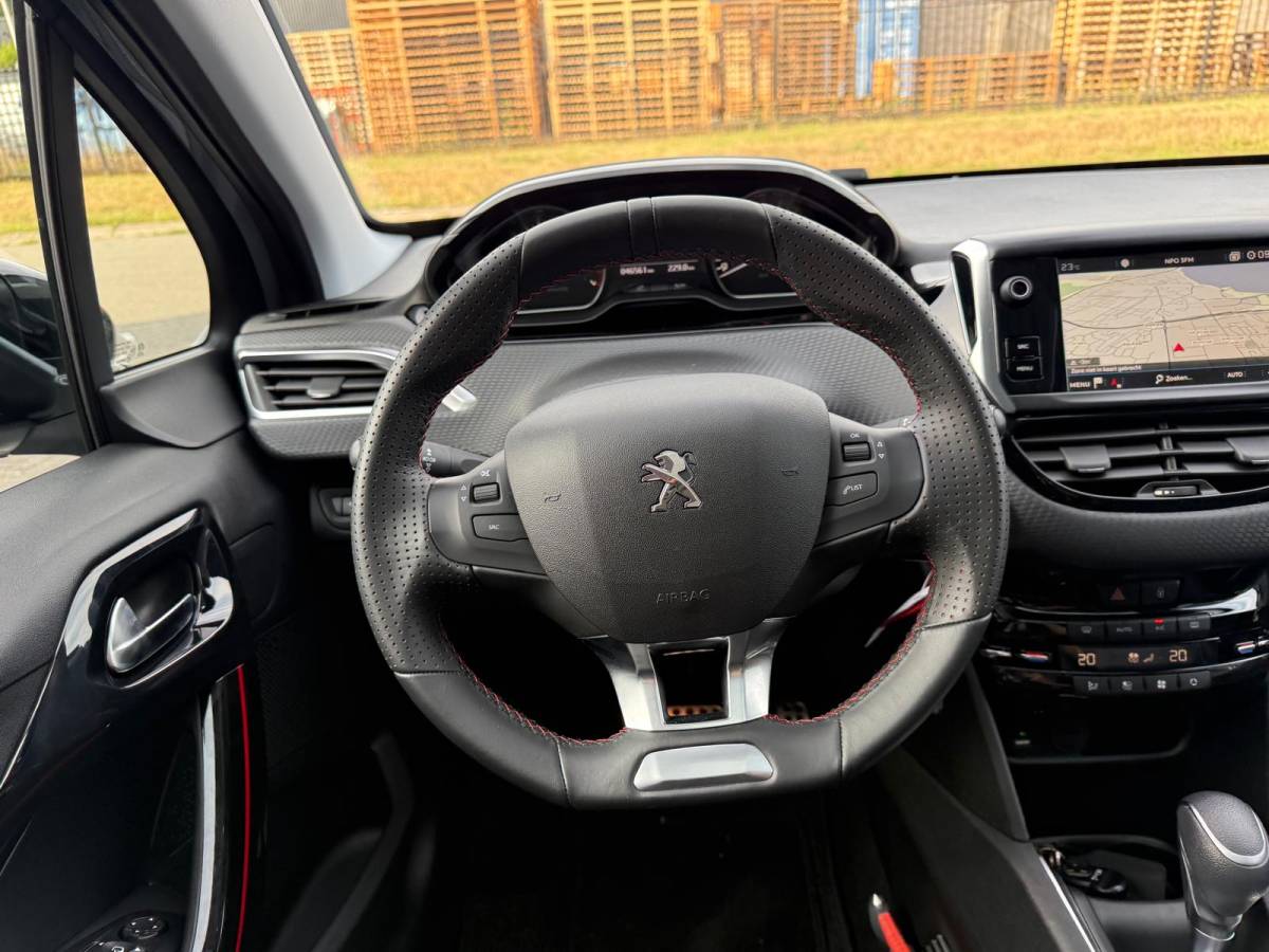 Peugeot 208 Peugeot 208 1.2 110PK GT-Line | 1E EIGENAAR | 3/6/12 MND GARANTIE | AUTOMAAT | PANO | NAVI | CARPLAY | CRUISE | LMV |