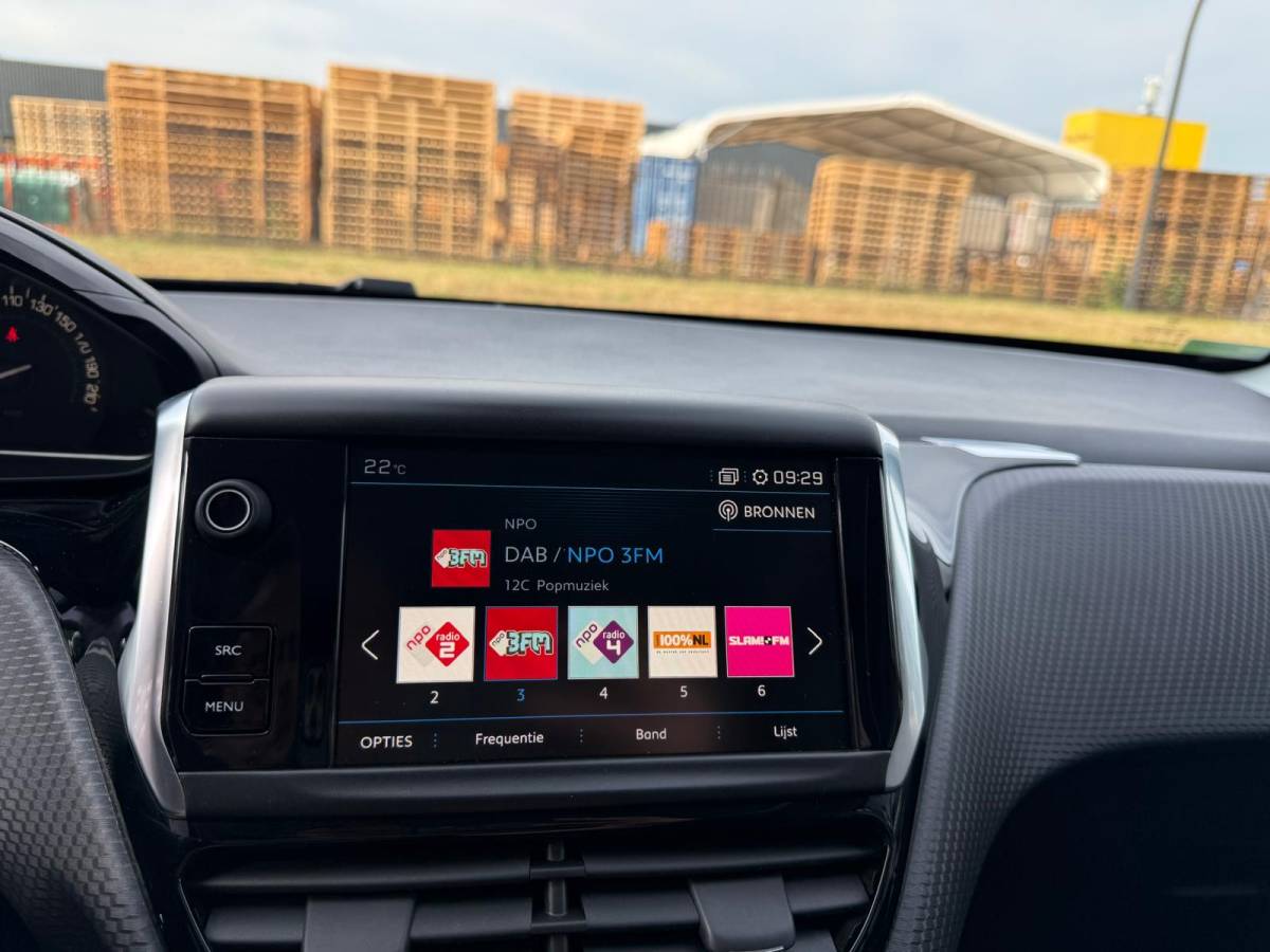 Peugeot 208 Peugeot 208 1.2 110PK GT-Line | 1E EIGENAAR | 3/6/12 MND GARANTIE | AUTOMAAT | PANO | NAVI | CARPLAY | CRUISE | LMV |
