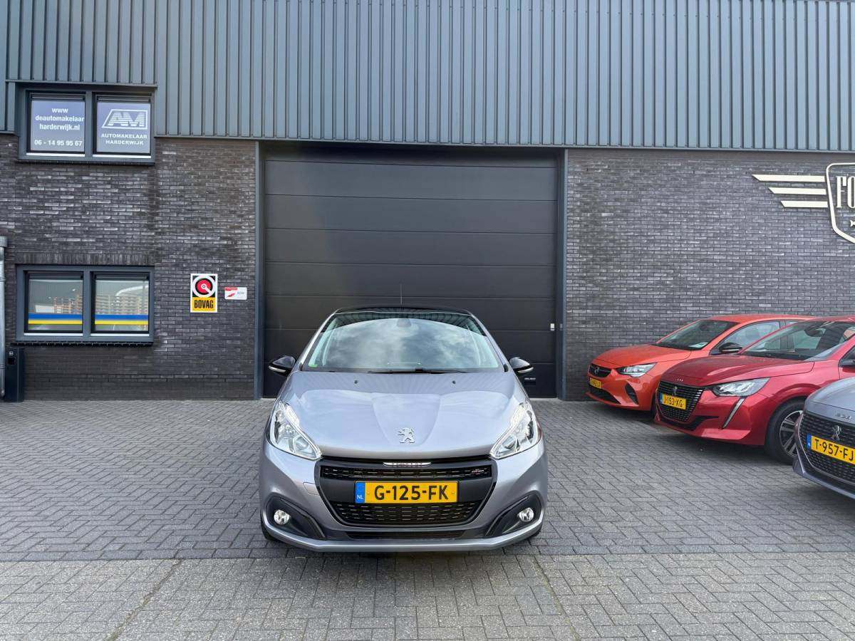 Peugeot 208 Peugeot 208 1.2 110PK GT-Line | 1E EIGENAAR | 3/6/12 MND GARANTIE | AUTOMAAT | PANO | NAVI | CARPLAY | CRUISE | LMV |