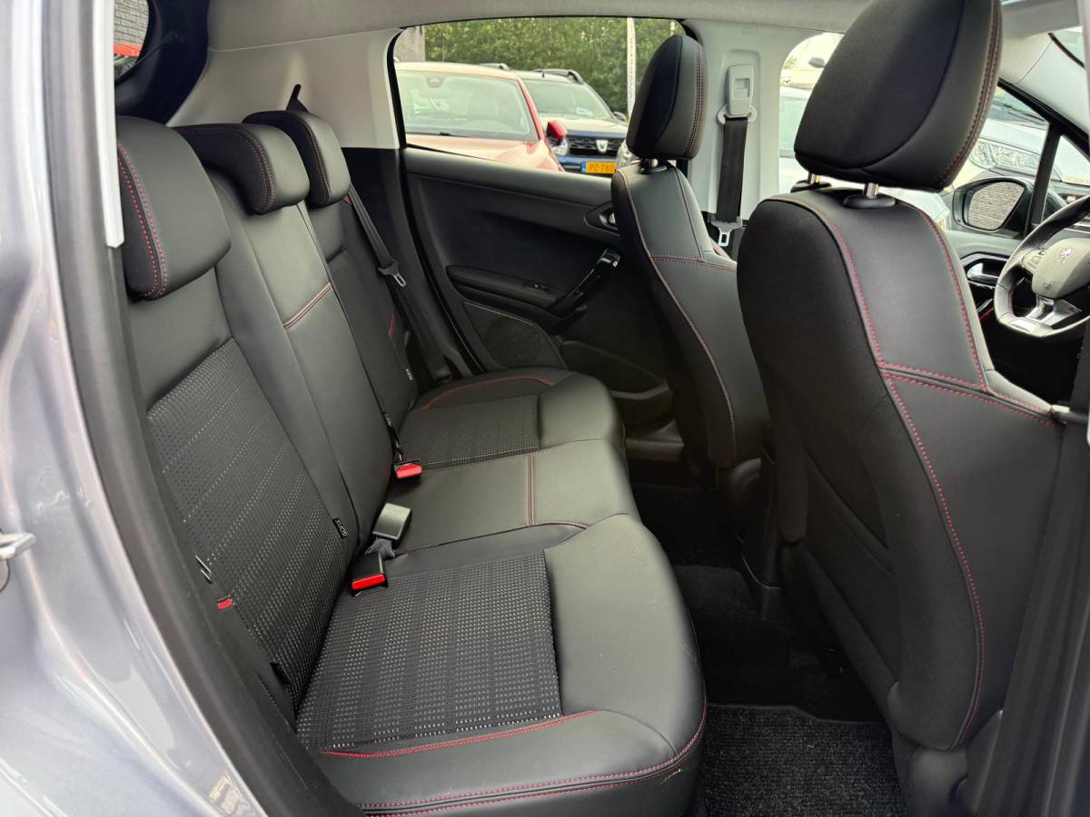 Peugeot 208 Peugeot 208 1.2 110PK GT-Line | 1E EIGENAAR | 3/6/12 MND GARANTIE | AUTOMAAT | PANO | NAVI | CARPLAY | CRUISE | LMV |
