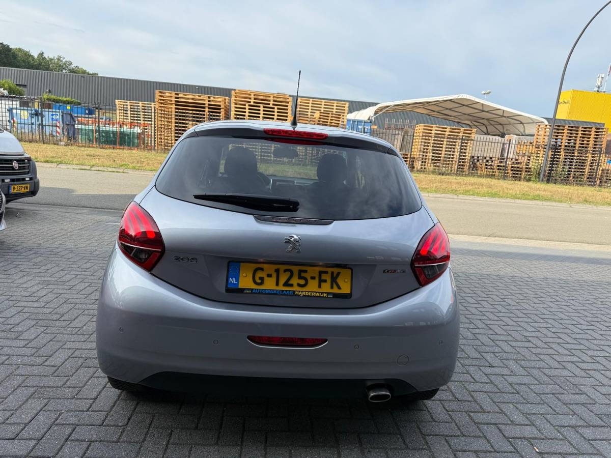 Peugeot 208 Peugeot 208 1.2 110PK GT-Line | 1E EIGENAAR | 3/6/12 MND GARANTIE | AUTOMAAT | PANO | NAVI | CARPLAY | CRUISE | LMV |