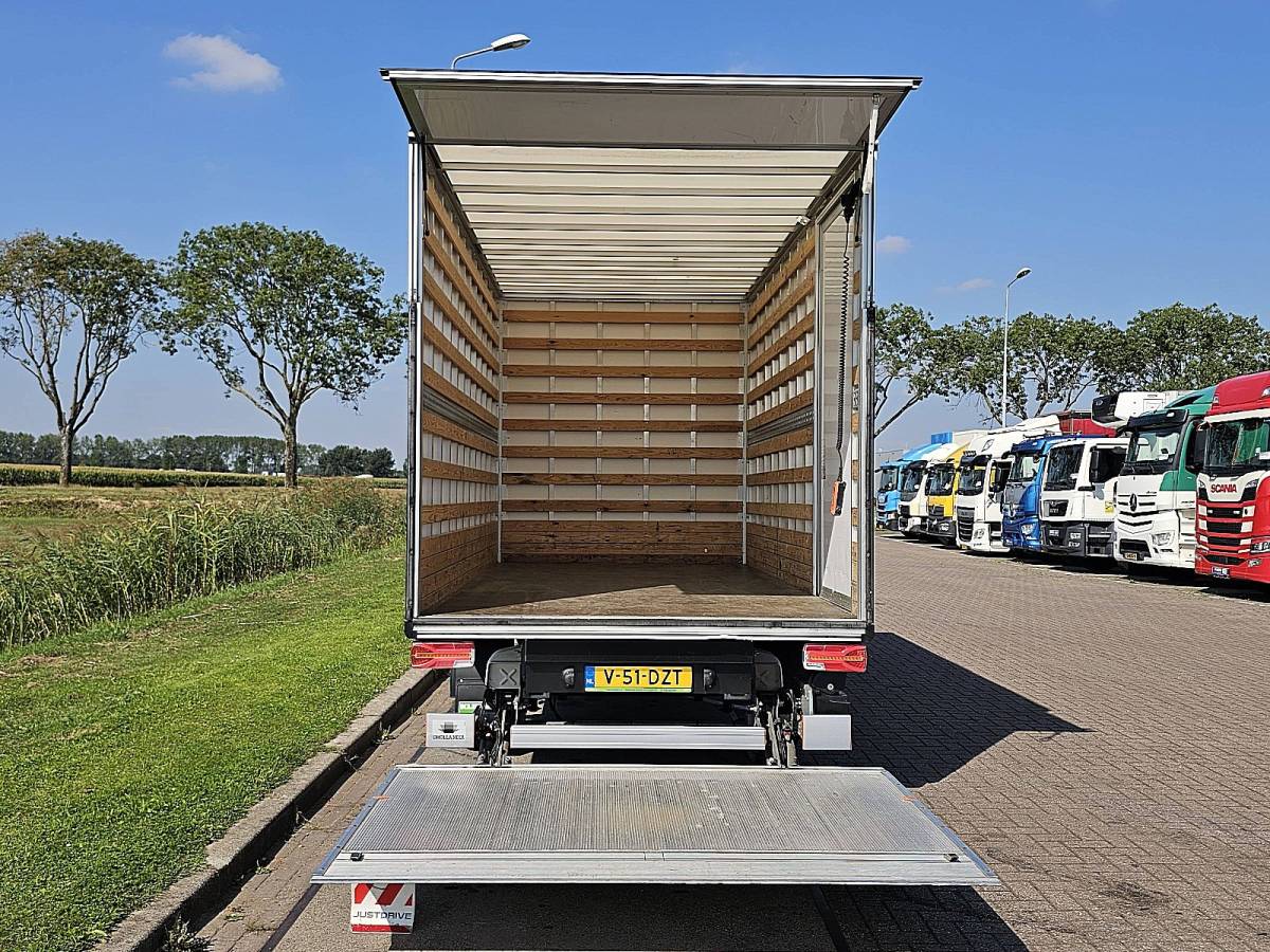 Volkswagen Crafter VOLKSWAGEN CRAFTER 2.0 bakwagen laadklep!