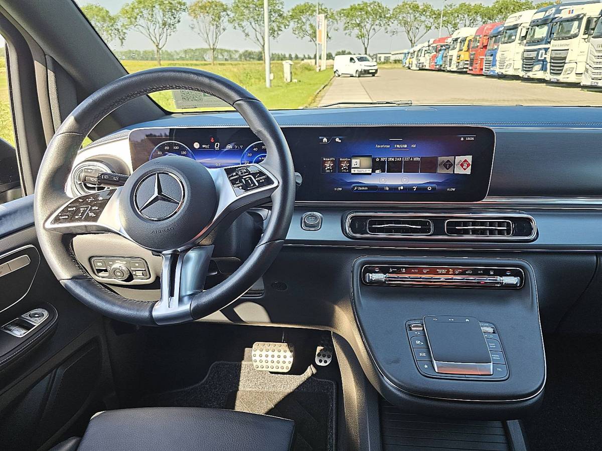 Mercedes-Benz EQV MERCEDES-BENZ EQV 300 wltp 364 kms 90kwh