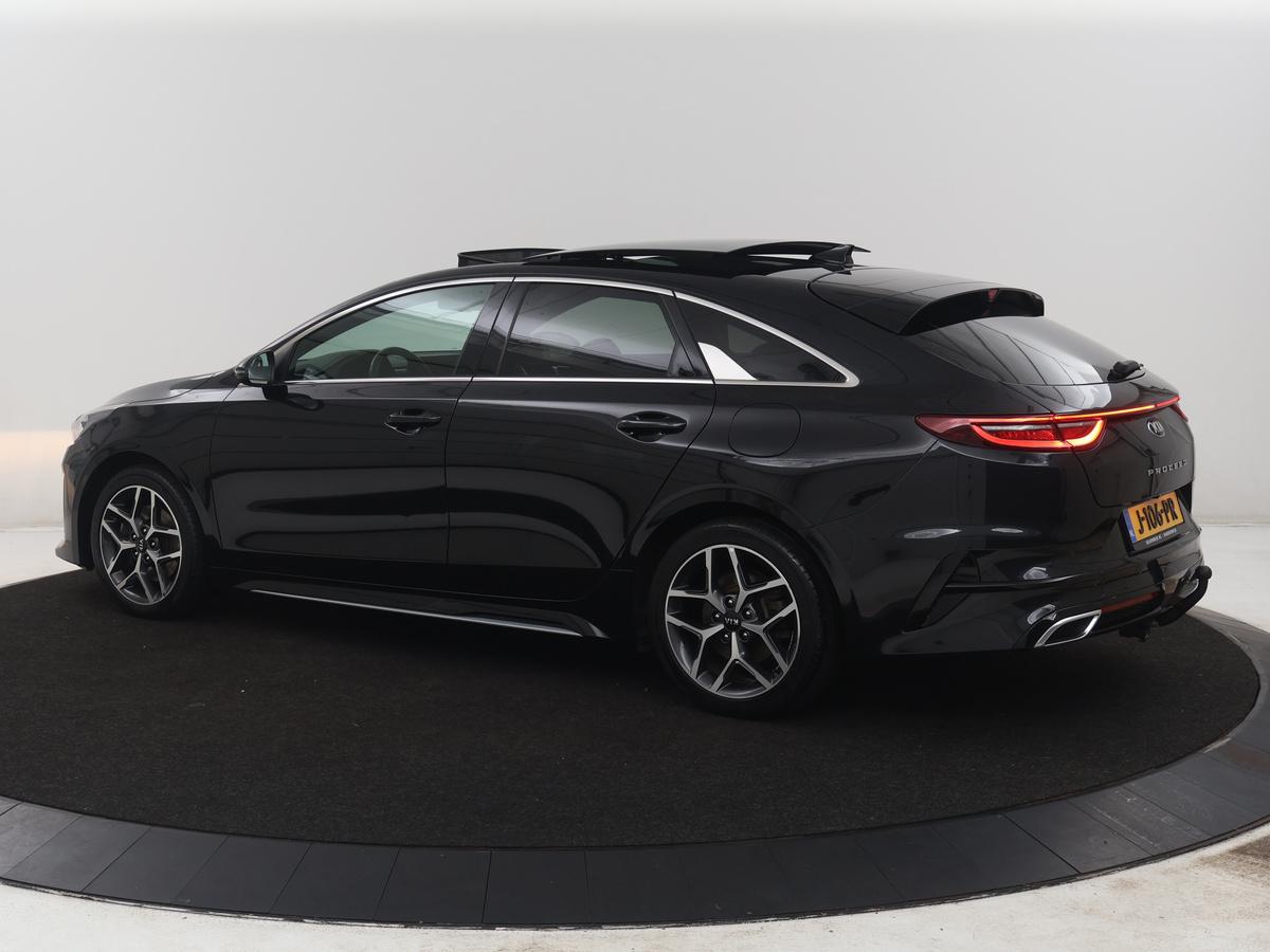 Kia ProCeed Kia ProCeed 1.0 T-GDI GT-Line | Panoramadak | Leder/alcantara | Cruise control | Stuur/stoelverwarming | Climate control | Carplay | Camera | Park assist | Trekhaak
