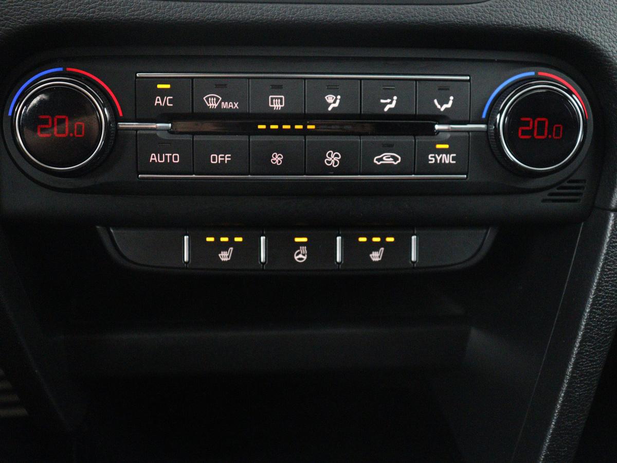 Kia ProCeed Kia ProCeed 1.0 T-GDI GT-Line | Panoramadak | Leder/alcantara | Cruise control | Stuur/stoelverwarming | Climate control | Carplay | Camera | Park assist | Trekhaak