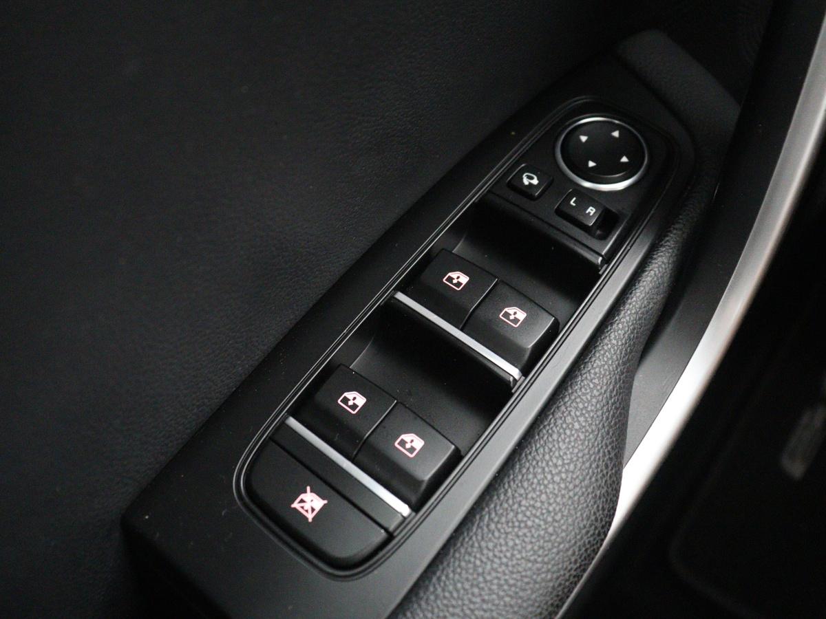 Kia ProCeed Kia ProCeed 1.0 T-GDI GT-Line | Panoramadak | Leder/alcantara | Cruise control | Stuur/stoelverwarming | Climate control | Carplay | Camera | Park assist | Trekhaak