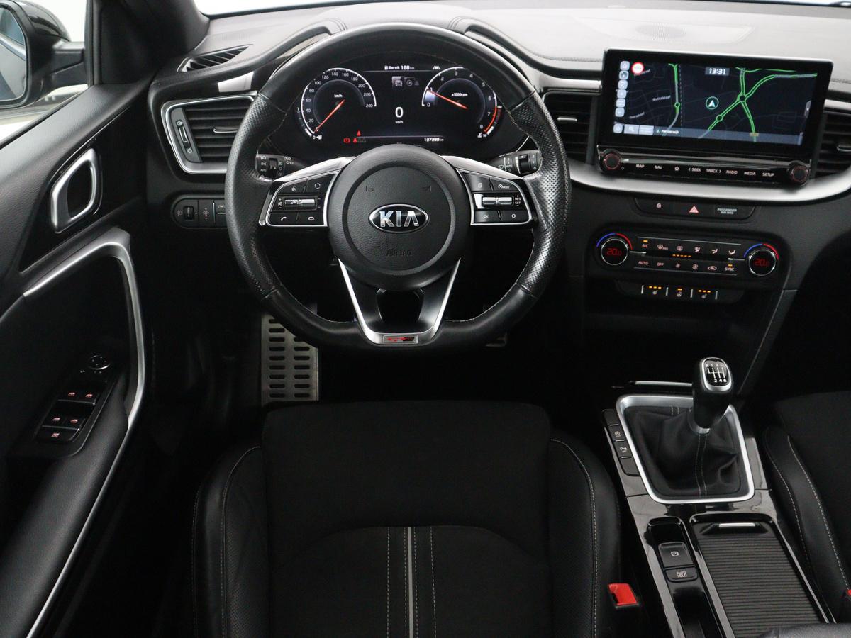 Kia ProCeed Kia ProCeed 1.0 T-GDI GT-Line | Panoramadak | Leder/alcantara | Cruise control | Stuur/stoelverwarming | Climate control | Carplay | Camera | Park assist | Trekhaak