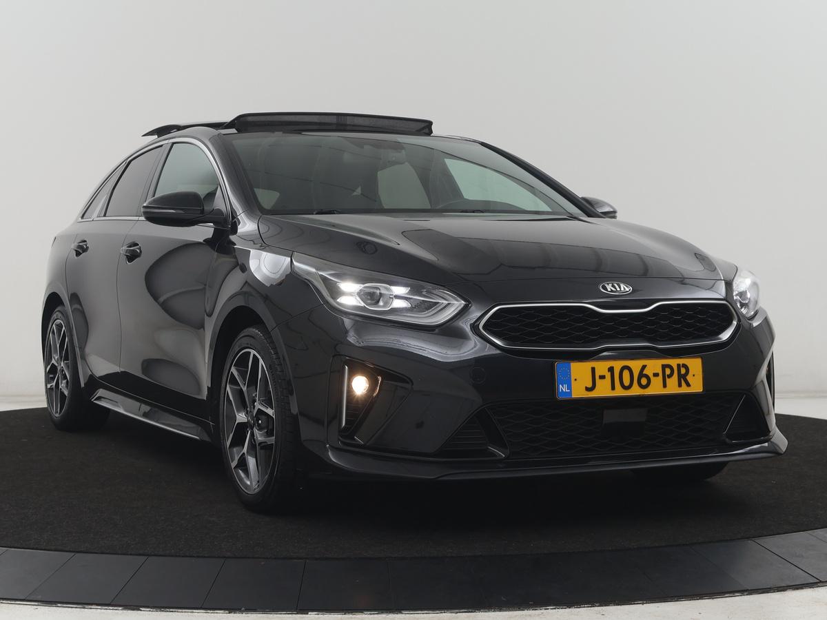 Kia ProCeed Kia ProCeed 1.0 T-GDI GT-Line | Panoramadak | Leder/alcantara | Cruise control | Stuur/stoelverwarming | Climate control | Carplay | Camera | Park assist | Trekhaak
