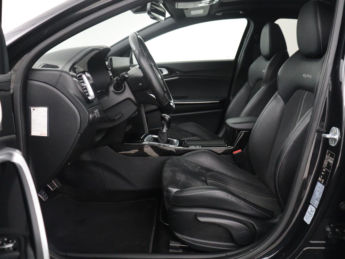 Kia ProCeed Kia ProCeed 1.0 T-GDI GT-Line | Panoramadak | Leder/alcantara | Cruise control | Stuur/stoelverwarming | Climate control | Carplay | Camera | Park assist | Trekhaak