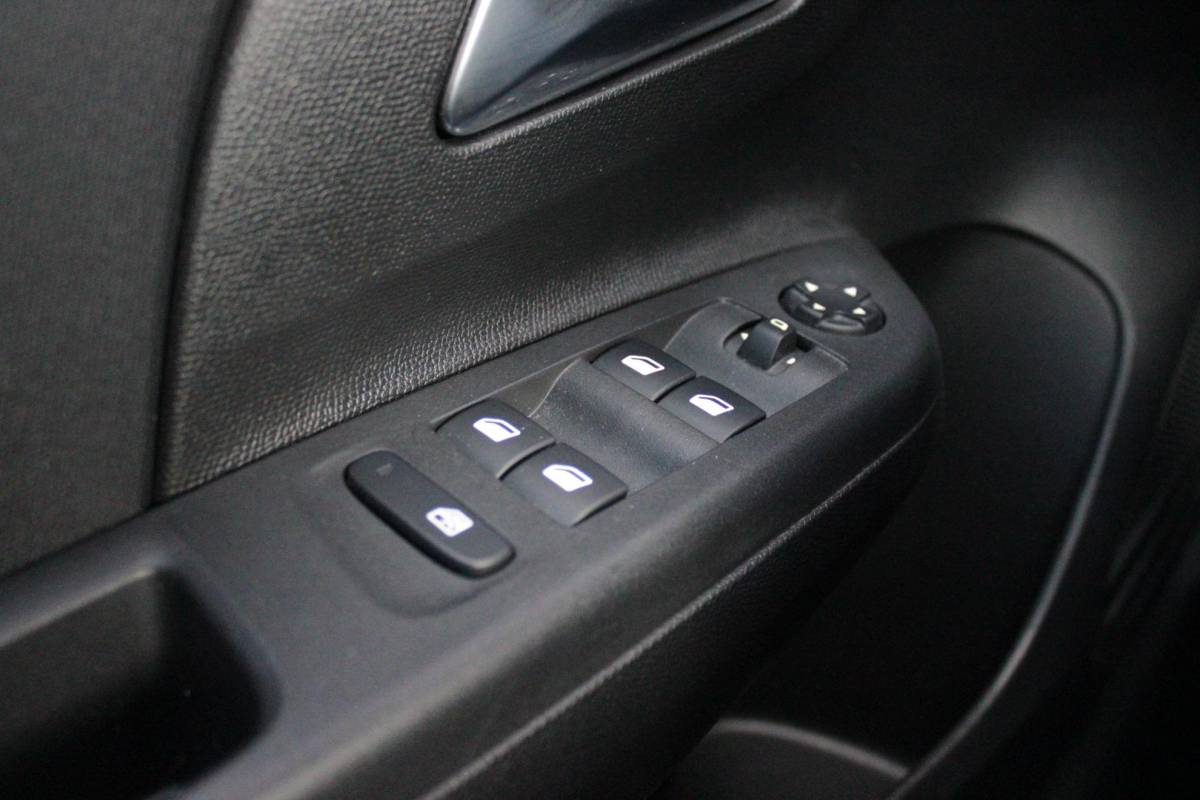 Opel Corsa-e Opel Corsa-e GS Line 50 kWh | APPLE CARPLAY/ANDROID AUTO | LED KOPLAMPEN | WINTER PAKKET: STOEL VERWARMING/STUUR VERWARMING | ZWART DAK | CLIMATE CONTROL | CRUISE CONTROL | DAB+ RADIO | ACHTERUITRIJ CAMERA | PARKEER SENSOREN ACHTER | SNEL LAADFUNCTIE |