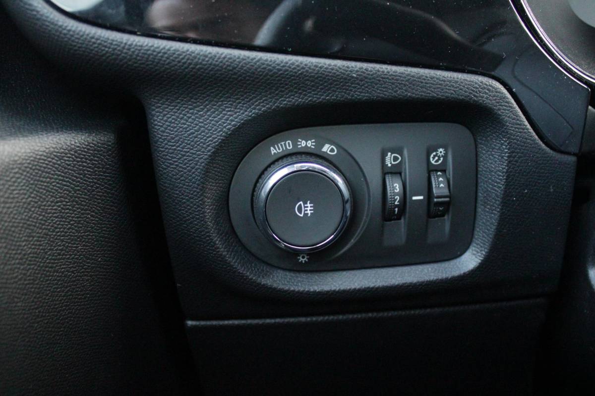 Opel Corsa-e Opel Corsa-e GS Line 50 kWh | APPLE CARPLAY/ANDROID AUTO | LED KOPLAMPEN | WINTER PAKKET: STOEL VERWARMING/STUUR VERWARMING | ZWART DAK | CLIMATE CONTROL | CRUISE CONTROL | DAB+ RADIO | ACHTERUITRIJ CAMERA | PARKEER SENSOREN ACHTER | SNEL LAADFUNCTIE |