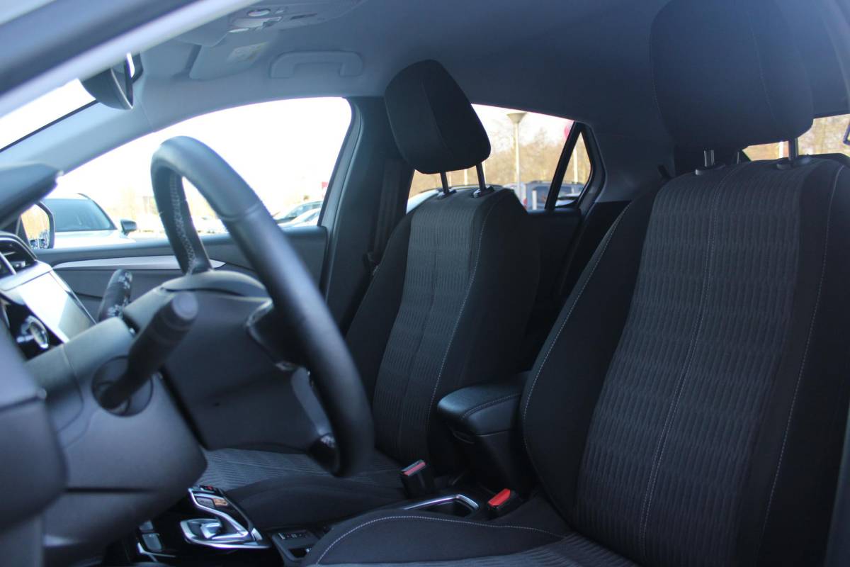 Opel Corsa-e Opel Corsa-e GS Line 50 kWh | APPLE CARPLAY/ANDROID AUTO | LED KOPLAMPEN | WINTER PAKKET: STOEL VERWARMING/STUUR VERWARMING | ZWART DAK | CLIMATE CONTROL | CRUISE CONTROL | DAB+ RADIO | ACHTERUITRIJ CAMERA | PARKEER SENSOREN ACHTER | SNEL LAADFUNCTIE |