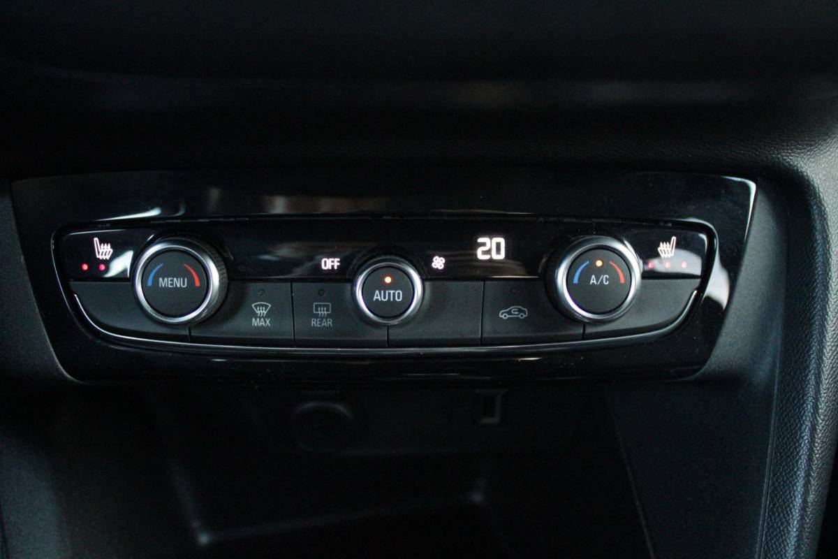 Opel Corsa-e Opel Corsa-e GS Line 50 kWh | APPLE CARPLAY/ANDROID AUTO | LED KOPLAMPEN | WINTER PAKKET: STOEL VERWARMING/STUUR VERWARMING | ZWART DAK | CLIMATE CONTROL | CRUISE CONTROL | DAB+ RADIO | ACHTERUITRIJ CAMERA | PARKEER SENSOREN ACHTER | SNEL LAADFUNCTIE |