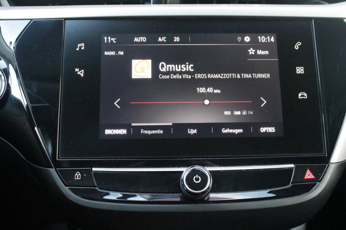 Opel Corsa-e Opel Corsa-e GS Line 50 kWh | APPLE CARPLAY/ANDROID AUTO | LED KOPLAMPEN | WINTER PAKKET: STOEL VERWARMING/STUUR VERWARMING | ZWART DAK | CLIMATE CONTROL | CRUISE CONTROL | DAB+ RADIO | ACHTERUITRIJ CAMERA | PARKEER SENSOREN ACHTER | SNEL LAADFUNCTIE |