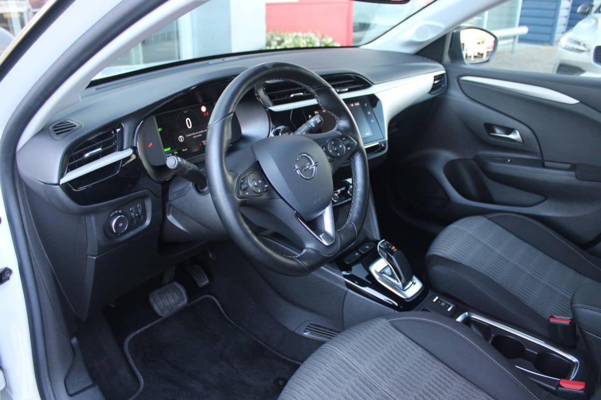 Opel Corsa-e Opel Corsa-e GS Line 50 kWh | APPLE CARPLAY/ANDROID AUTO | LED KOPLAMPEN | WINTER PAKKET: STOEL VERWARMING/STUUR VERWARMING | ZWART DAK | CLIMATE CONTROL | CRUISE CONTROL | DAB+ RADIO | ACHTERUITRIJ CAMERA | PARKEER SENSOREN ACHTER | SNEL LAADFUNCTIE |