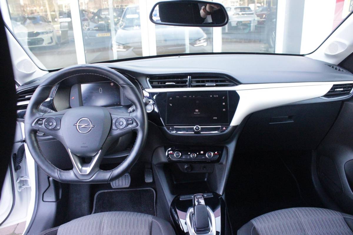 Opel Corsa-e Opel Corsa-e GS Line 50 kWh | APPLE CARPLAY/ANDROID AUTO | LED KOPLAMPEN | WINTER PAKKET: STOEL VERWARMING/STUUR VERWARMING | ZWART DAK | CLIMATE CONTROL | CRUISE CONTROL | DAB+ RADIO | ACHTERUITRIJ CAMERA | PARKEER SENSOREN ACHTER | SNEL LAADFUNCTIE |
