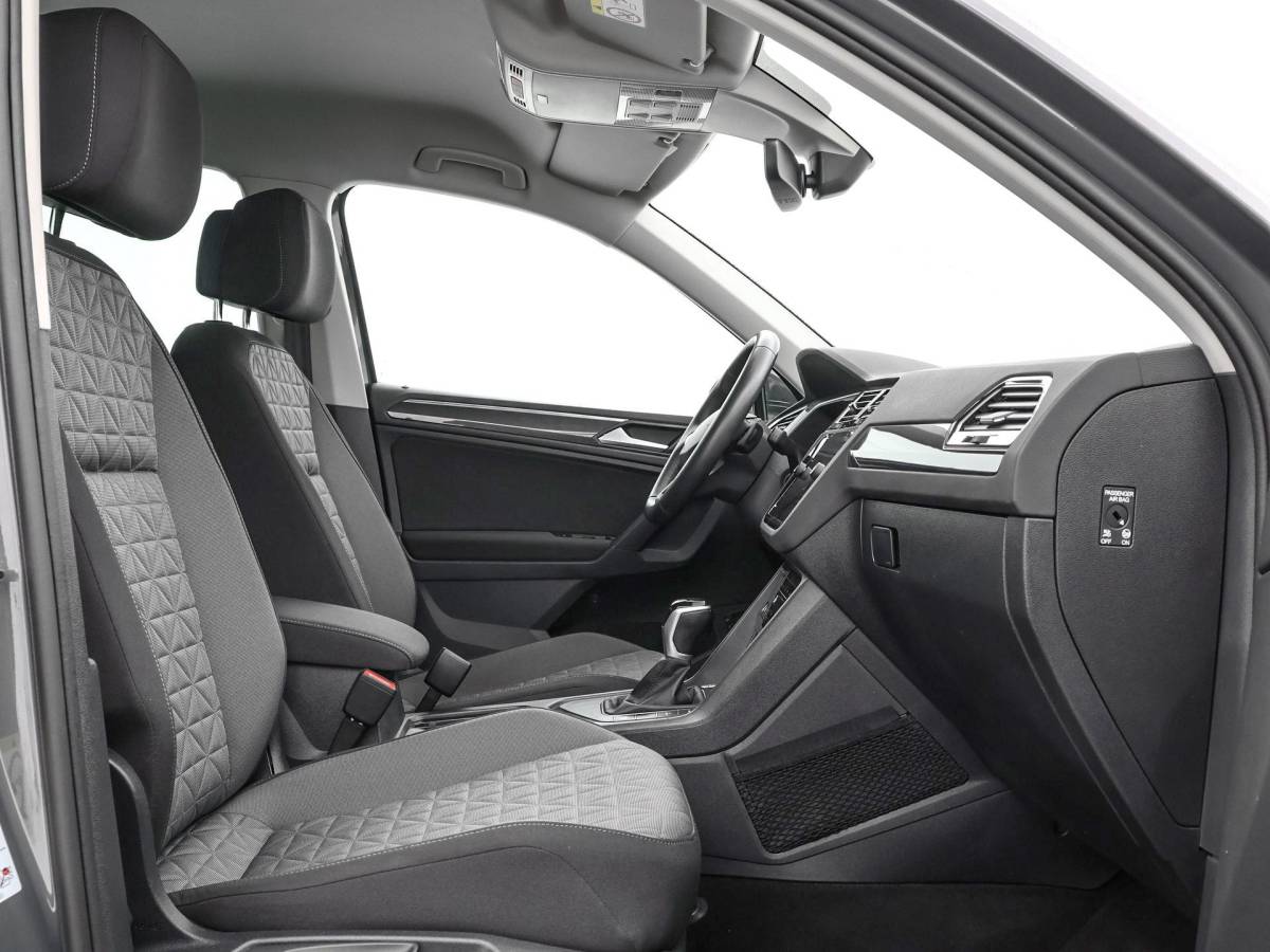 Volkswagen Tiguan Volkswagen Tiguan 1.4 TSI eHybrid 245pk DSG Life Business · Camera · Inklap. Trekhaak · Dodehoeksensor · ACC · Keyless · Elek. Achterklep · Apple/Android Car Play ·