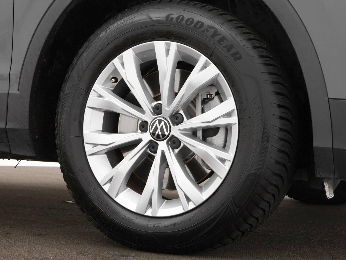 Volkswagen Tiguan Volkswagen Tiguan 1.4 TSI eHybrid 245pk DSG Life Business · Camera · Inklap. Trekhaak · Dodehoeksensor · ACC · Keyless · Elek. Achterklep · Apple/Android Car Play ·