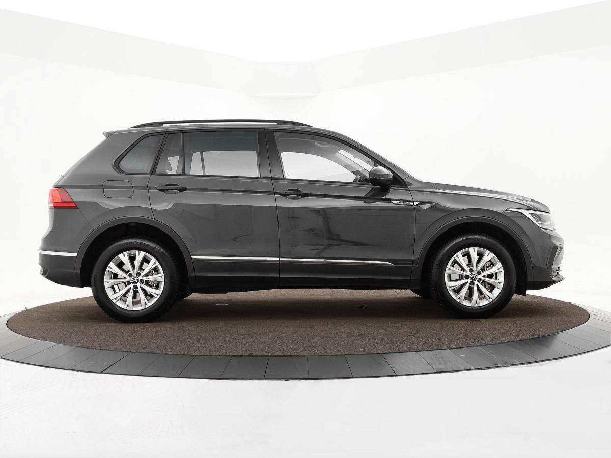 Volkswagen Tiguan Volkswagen Tiguan 1.4 TSI eHybrid 245pk DSG Life Business · Camera · Inklap. Trekhaak · Dodehoeksensor · ACC · Keyless · Elek. Achterklep · Apple/Android Car Play ·
