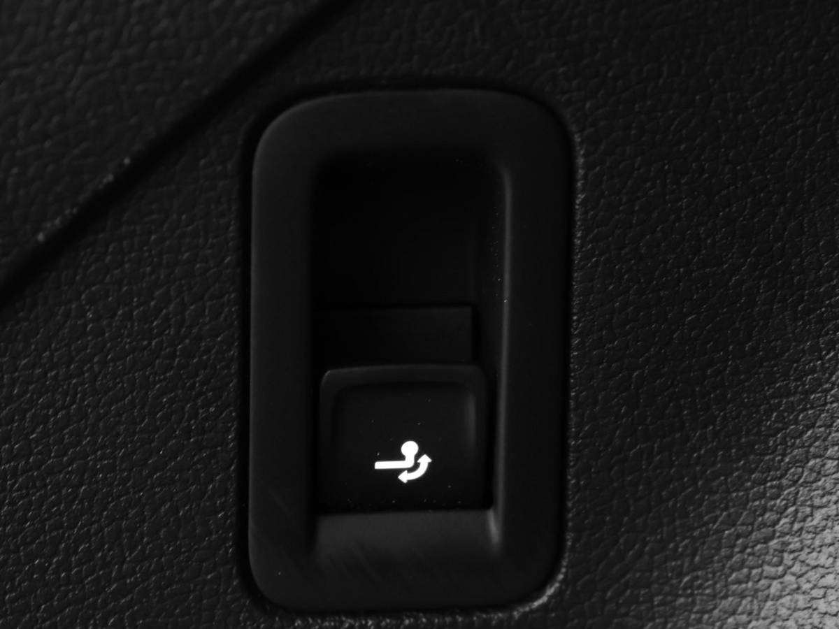 Volkswagen Tiguan Volkswagen Tiguan 1.4 TSI eHybrid 245pk DSG Life Business · Camera · Inklap. Trekhaak · Dodehoeksensor · ACC · Keyless · Elek. Achterklep · Apple/Android Car Play ·