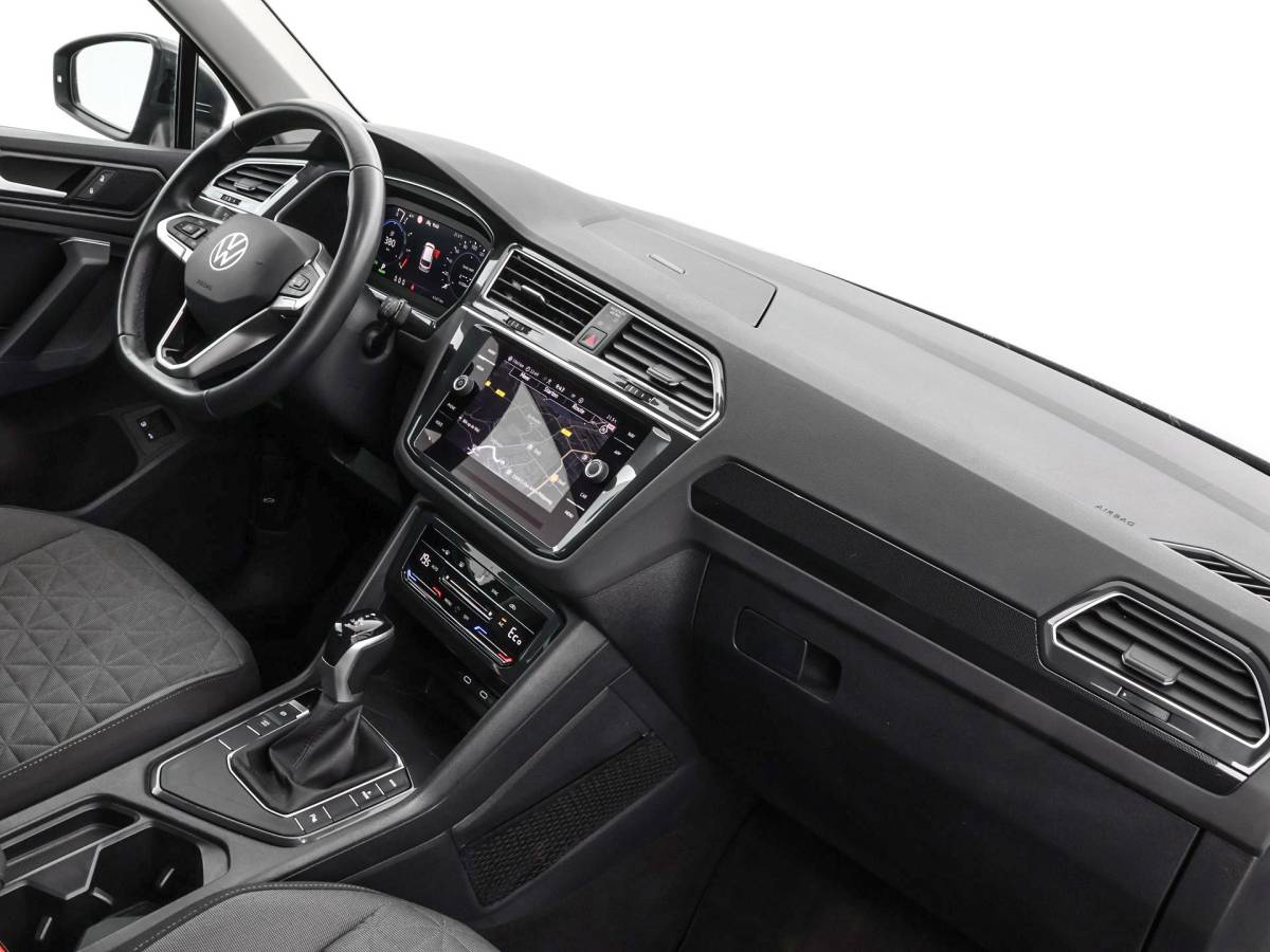 Volkswagen Tiguan Volkswagen Tiguan 1.4 TSI eHybrid 245pk DSG Life Business · Camera · Inklap. Trekhaak · Dodehoeksensor · ACC · Keyless · Elek. Achterklep · Apple/Android Car Play ·