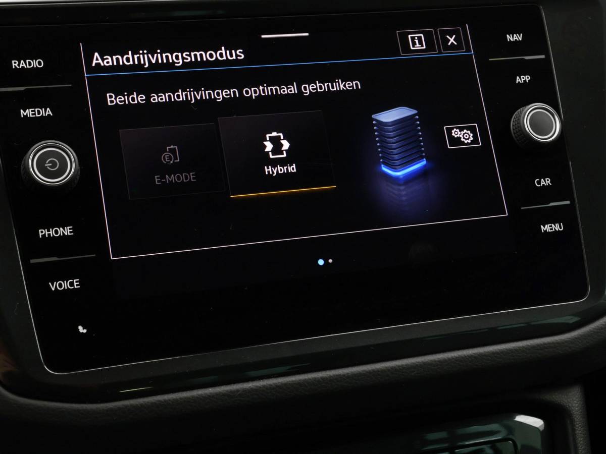 Volkswagen Tiguan Volkswagen Tiguan 1.4 TSI eHybrid 245pk DSG Life Business · Camera · Inklap. Trekhaak · Dodehoeksensor · ACC · Keyless · Elek. Achterklep · Apple/Android Car Play ·