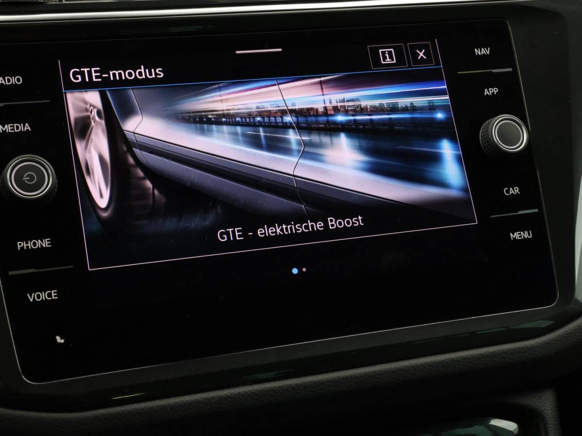 Volkswagen Tiguan Volkswagen Tiguan 1.4 TSI eHybrid 245pk DSG Life Business · Camera · Inklap. Trekhaak · Dodehoeksensor · ACC · Keyless · Elek. Achterklep · Apple/Android Car Play ·