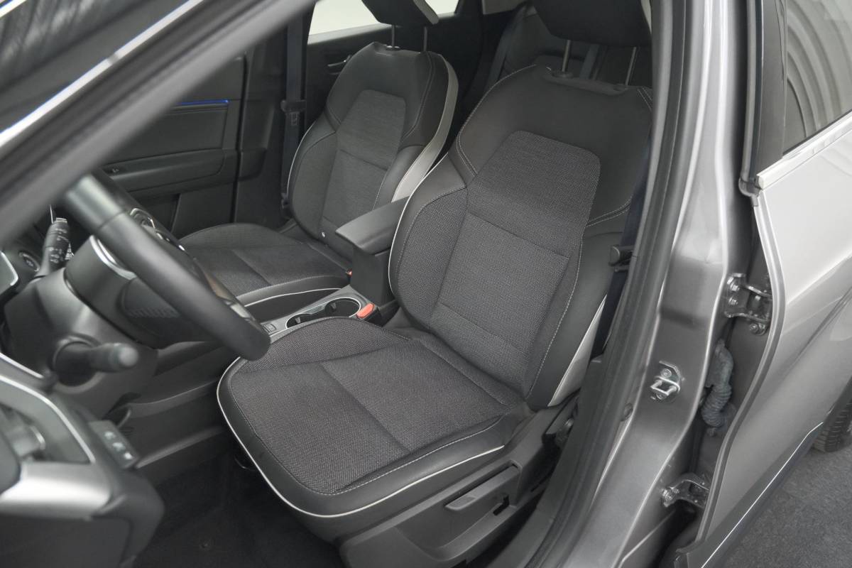 Renault Captur Renault Captur 1.6 E-Tech full hybrid 145 techno | Trekhaak | Pack Full Screen | Camera | Parkeersensoren | Apple Carplay