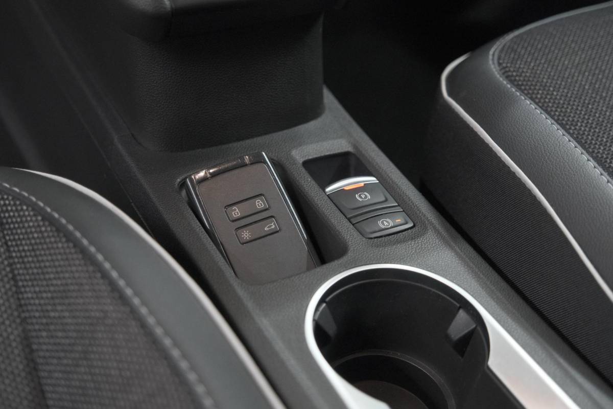 Renault Captur Renault Captur 1.6 E-Tech full hybrid 145 techno | Trekhaak | Pack Full Screen | Camera | Parkeersensoren | Apple Carplay
