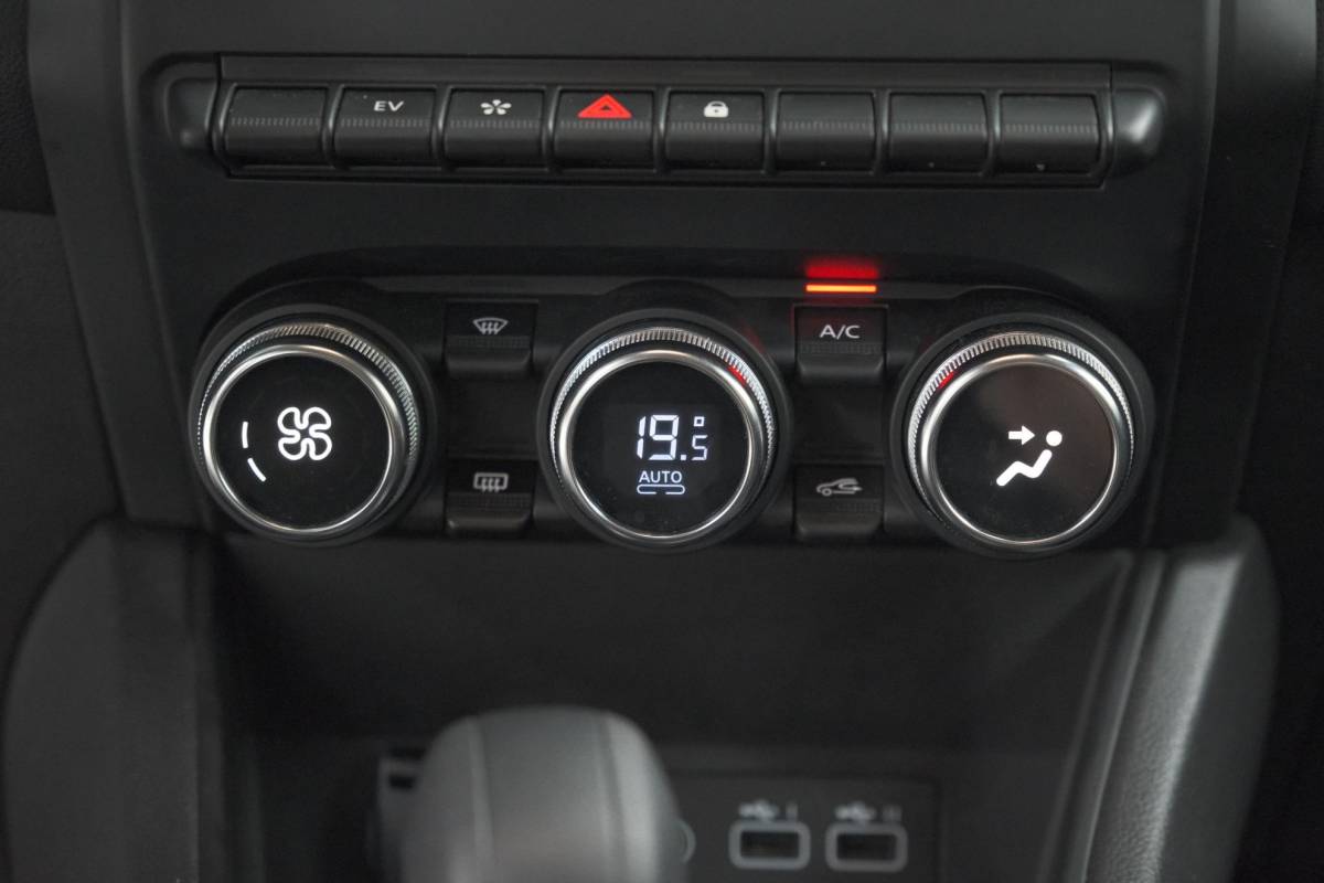 Renault Captur Renault Captur 1.6 E-Tech full hybrid 145 techno | Trekhaak | Pack Full Screen | Camera | Parkeersensoren | Apple Carplay