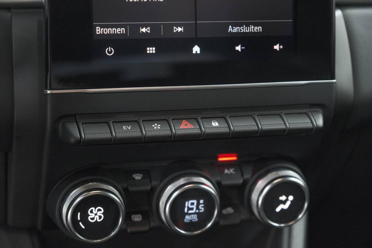 Renault Captur Renault Captur 1.6 E-Tech full hybrid 145 techno | Trekhaak | Pack Full Screen | Camera | Parkeersensoren | Apple Carplay