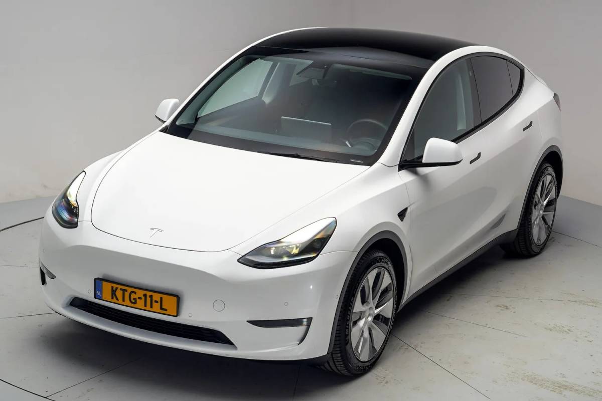 Tesla Model Y Tesla Model Y Long Range Dual Motor AWD [ FSD Pano Leder Stuur-&stoelverwarming ]