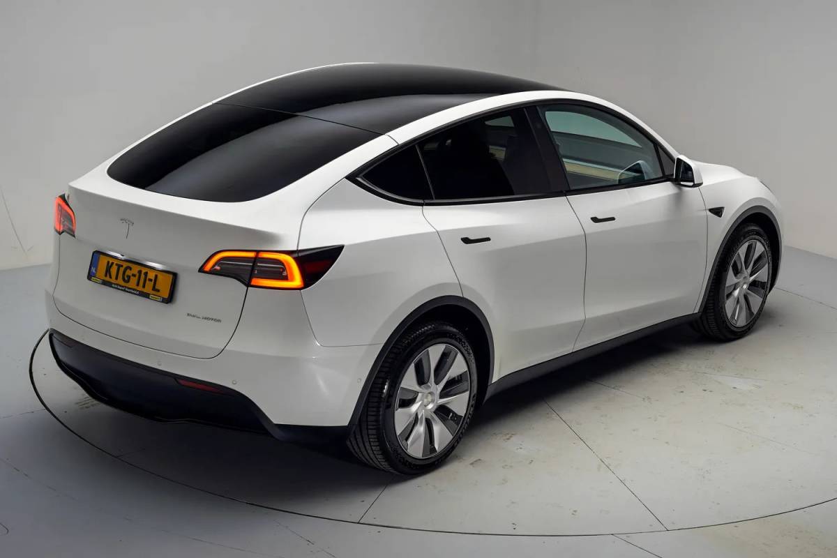 Tesla Model Y Tesla Model Y Long Range Dual Motor AWD [ FSD Pano Leder Stuur-&stoelverwarming ]