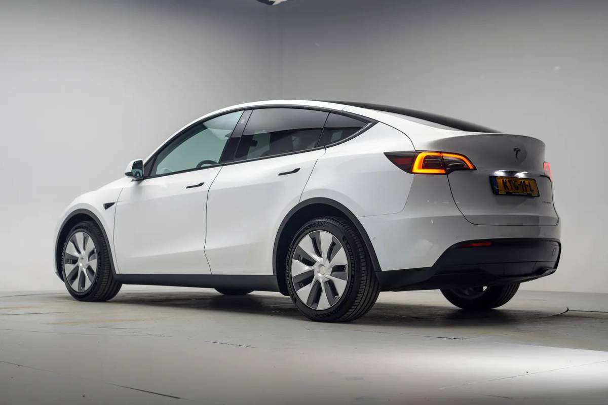 Tesla Model Y Tesla Model Y Long Range Dual Motor AWD [ FSD Pano Leder Stuur-&stoelverwarming ]