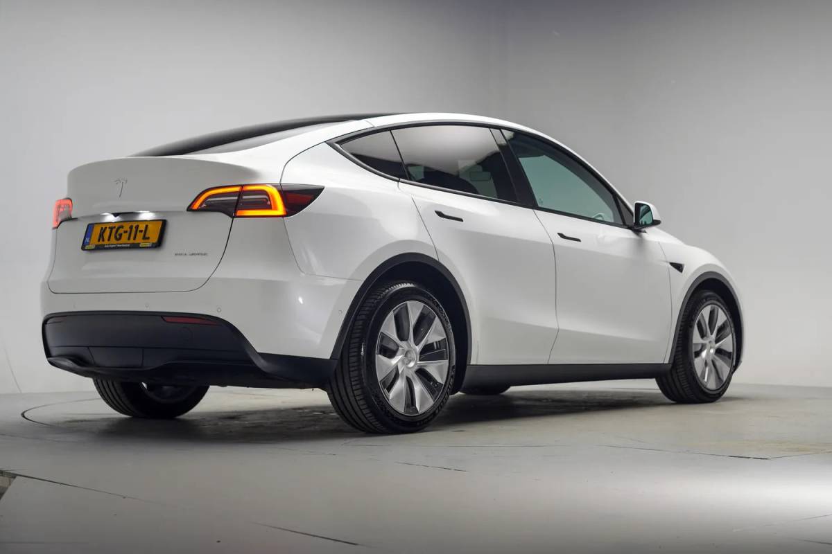 Tesla Model Y Tesla Model Y Long Range Dual Motor AWD [ FSD Pano Leder Stuur-&stoelverwarming ]