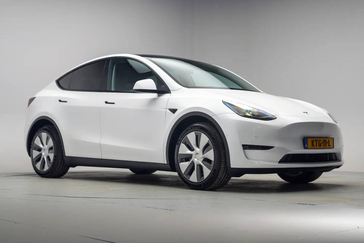 Tesla Model Y Tesla Model Y Long Range Dual Motor AWD [ FSD Pano Leder Stuur-&stoelverwarming ]