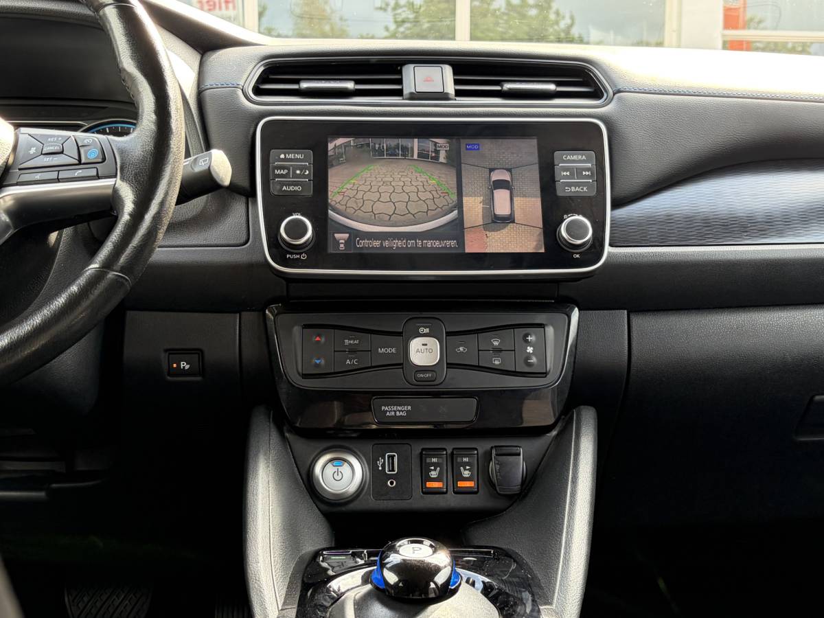 Nissan Leaf Nissan LEAF N-Connecta 40 kWh | SOH 89,6% | 360° Camera | Stoelvrw. | Carplay | Rijklaar met beurt & garantie!