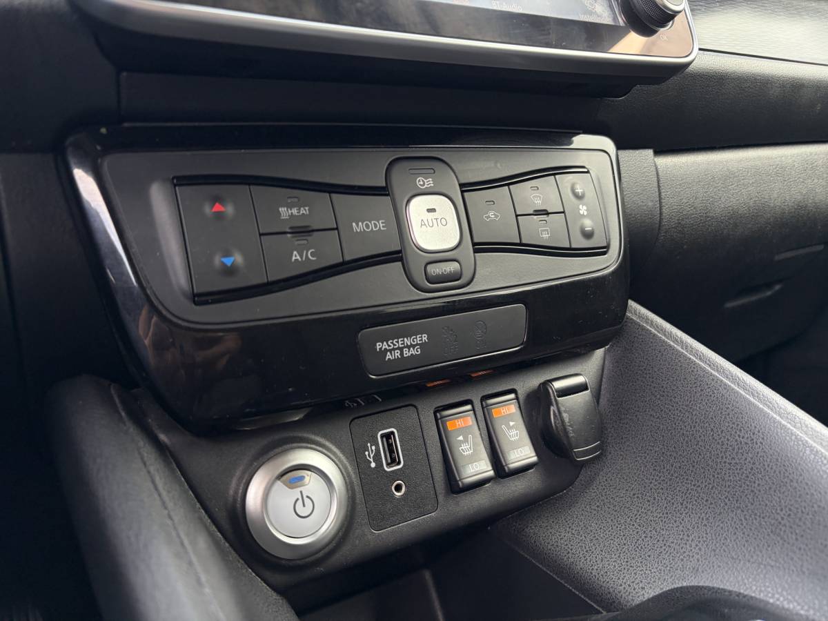 Nissan Leaf Nissan LEAF N-Connecta 40 kWh | SOH 89,6% | 360° Camera | Stoelvrw. | Carplay | Rijklaar met beurt & garantie!