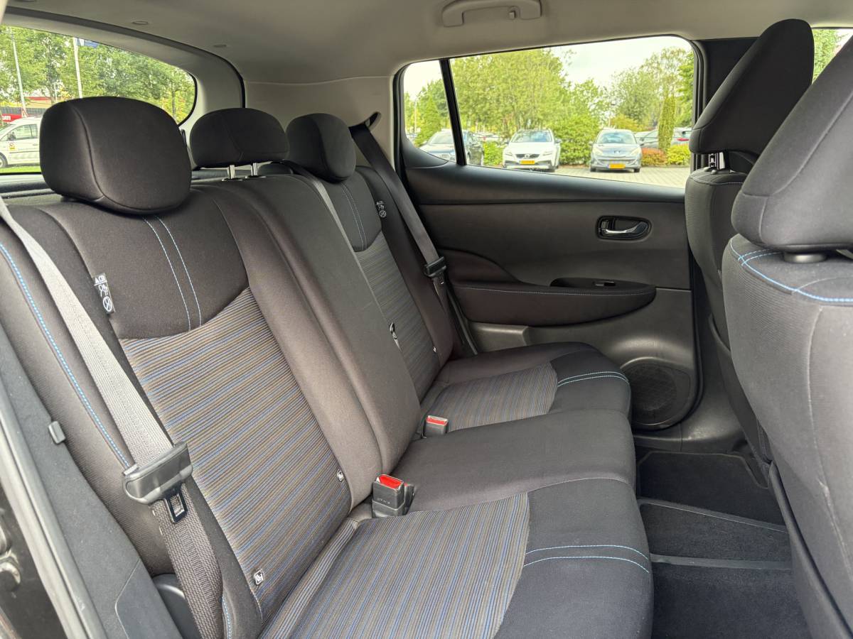 Nissan Leaf Nissan LEAF N-Connecta 40 kWh | SOH 89,6% | 360° Camera | Stoelvrw. | Carplay | Rijklaar met beurt & garantie!