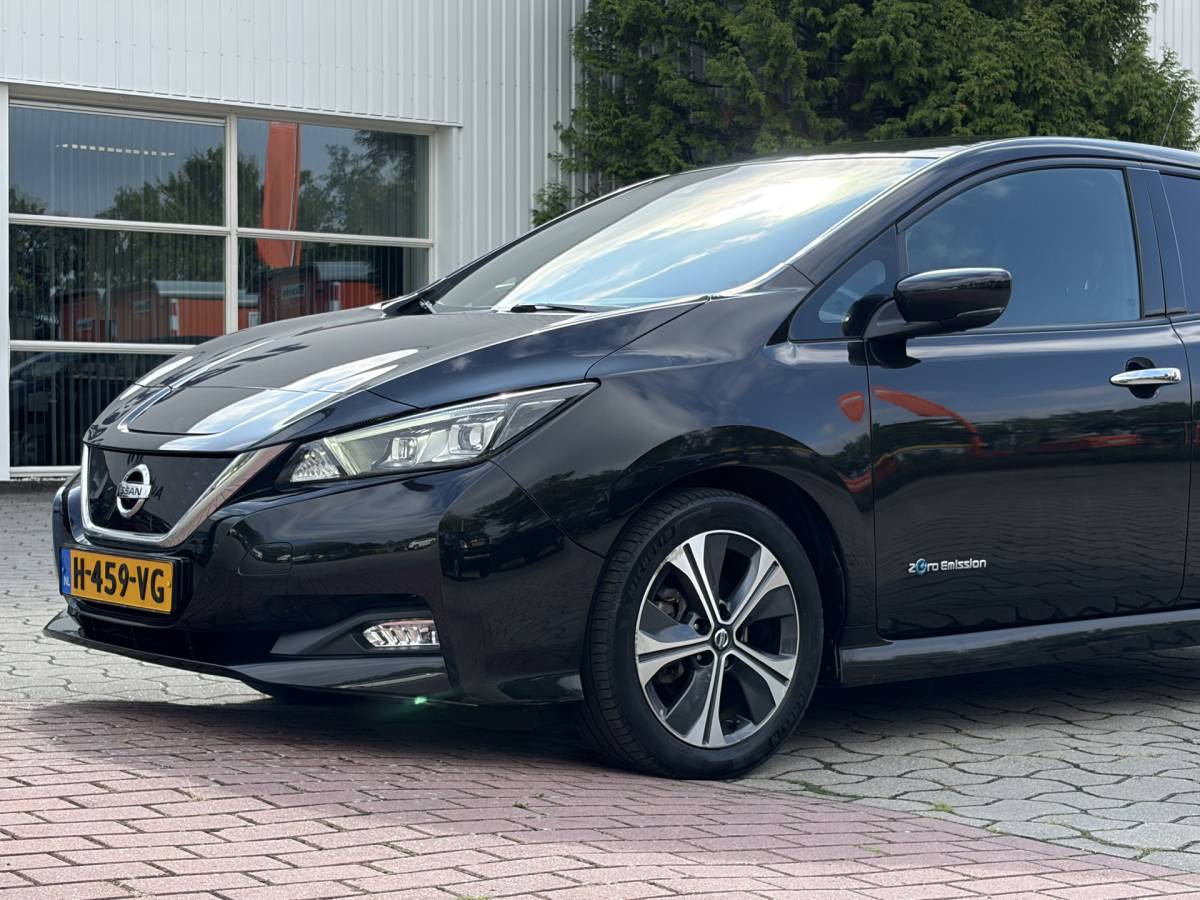 Nissan Leaf Nissan LEAF N-Connecta 40 kWh | SOH 89,6% | 360° Camera | Stoelvrw. | Carplay | Rijklaar met beurt & garantie!
