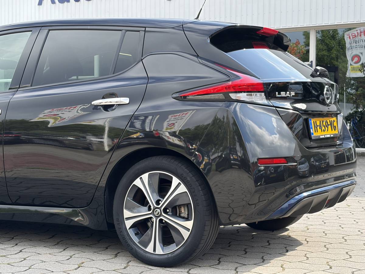 Nissan Leaf Nissan LEAF N-Connecta 40 kWh | SOH 89,6% | 360° Camera | Stoelvrw. | Carplay | Rijklaar met beurt & garantie!