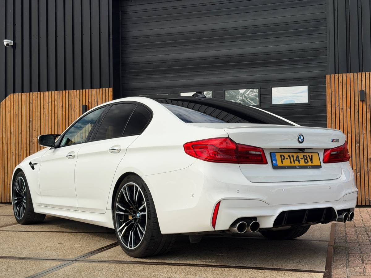 BMW M5 BMW 5-serie M5 Volledig onderhouden en Bomvol opties!