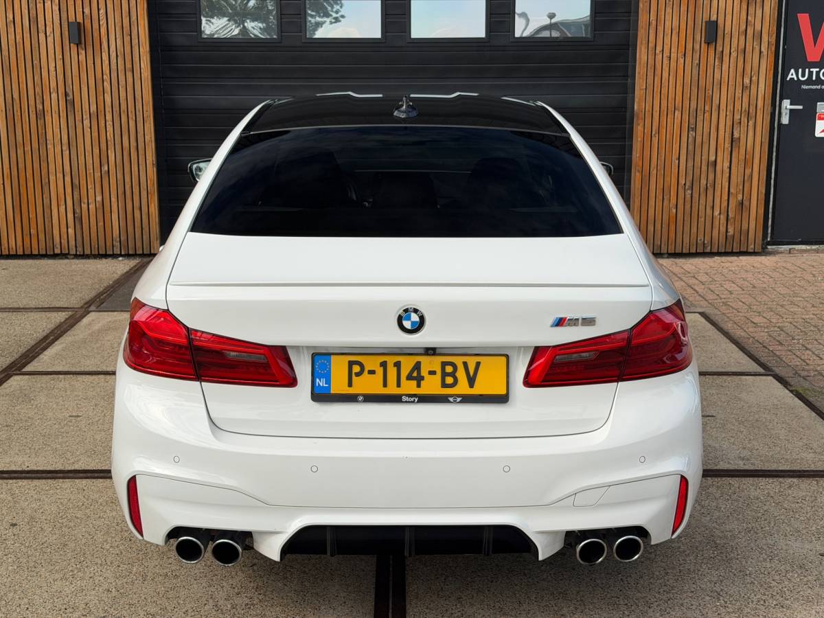 BMW M5 BMW 5-serie M5 Volledig onderhouden en Bomvol opties!