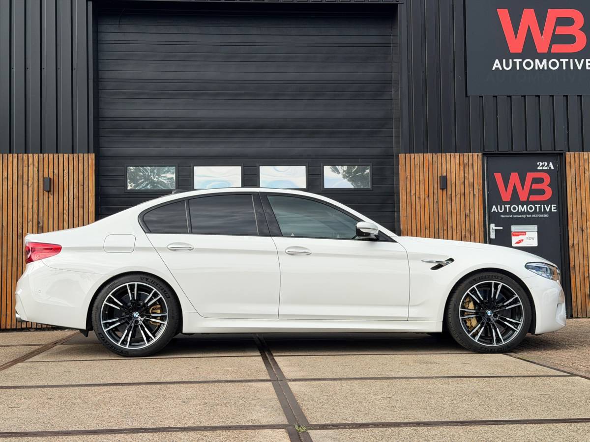BMW M5 BMW 5-serie M5 Volledig onderhouden en Bomvol opties!