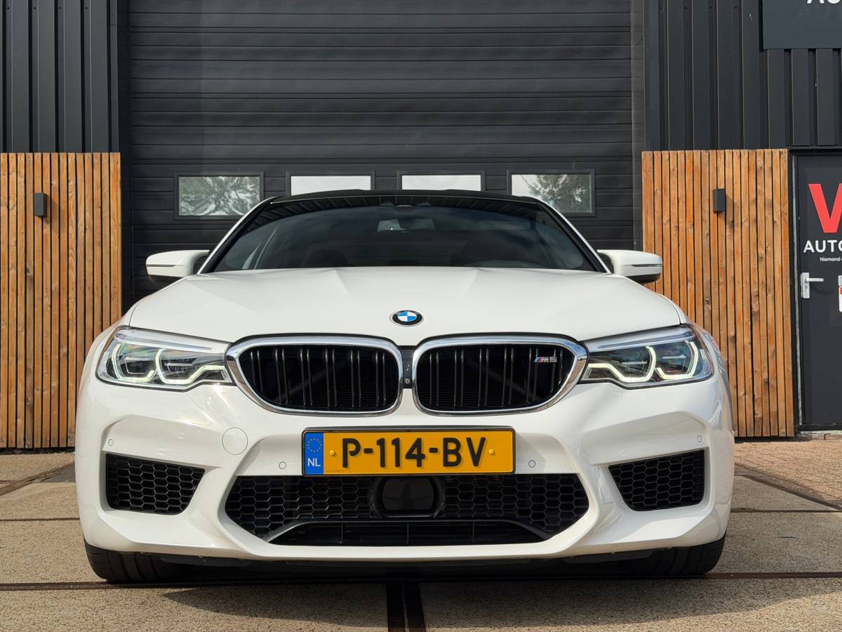 BMW M5 BMW 5-serie M5 Volledig onderhouden en Bomvol opties!